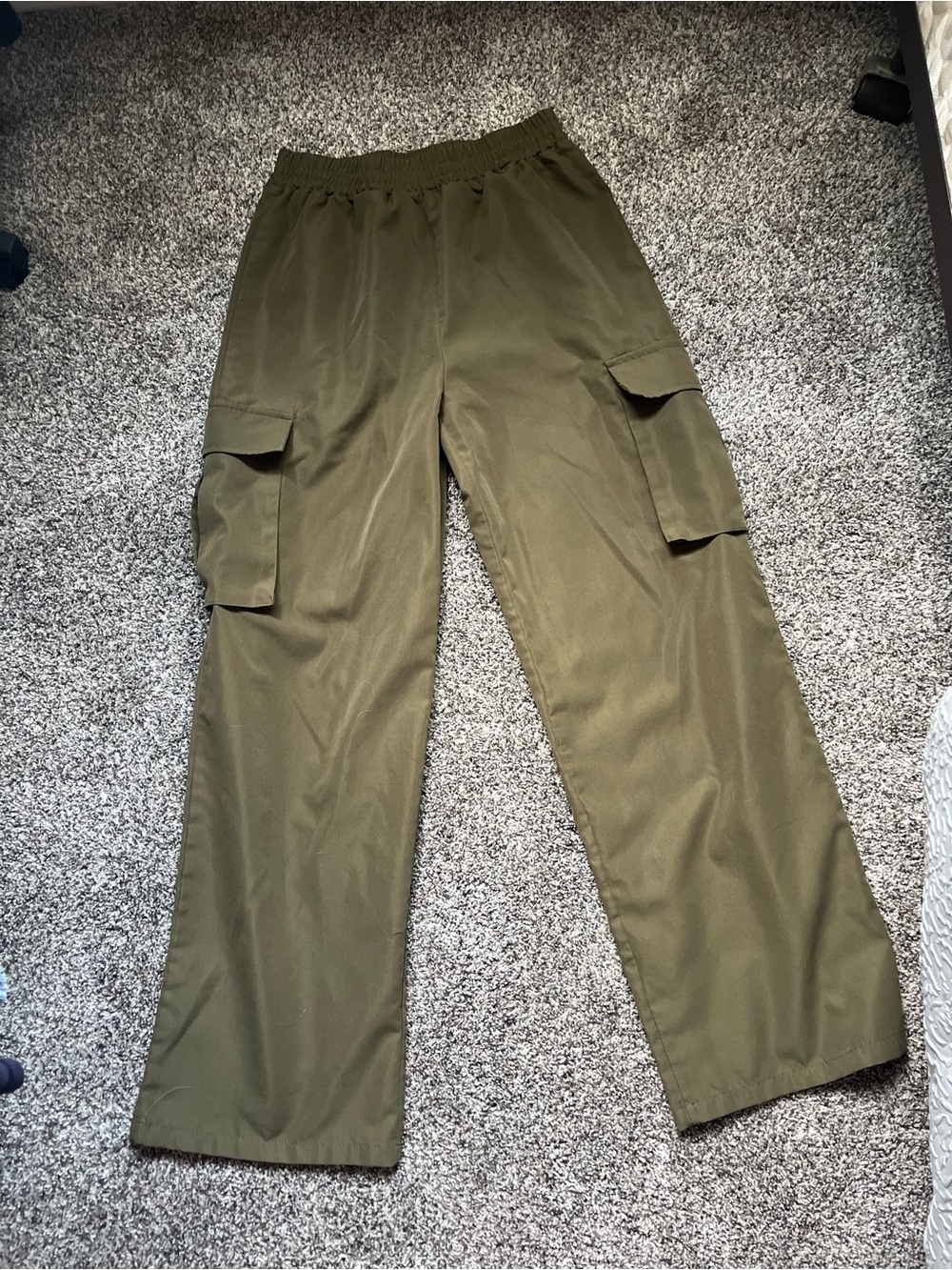 Women's Olive Cargo Wide Leg Pants with Elastic Waist - Picture 1 of 2